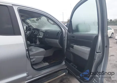 2009 Toyota Tundra Sr5 5.7L V8 z USA, uszkodzony, nr VIN 5TFBW54199X089997